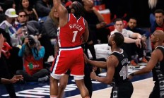 开云体育在线-包含火箭客场大胜湖人，实力渐入佳境的词条