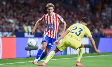 开云体育官网-包含马德里竞技球员赛后庆祝胜利，士气高昂的词条