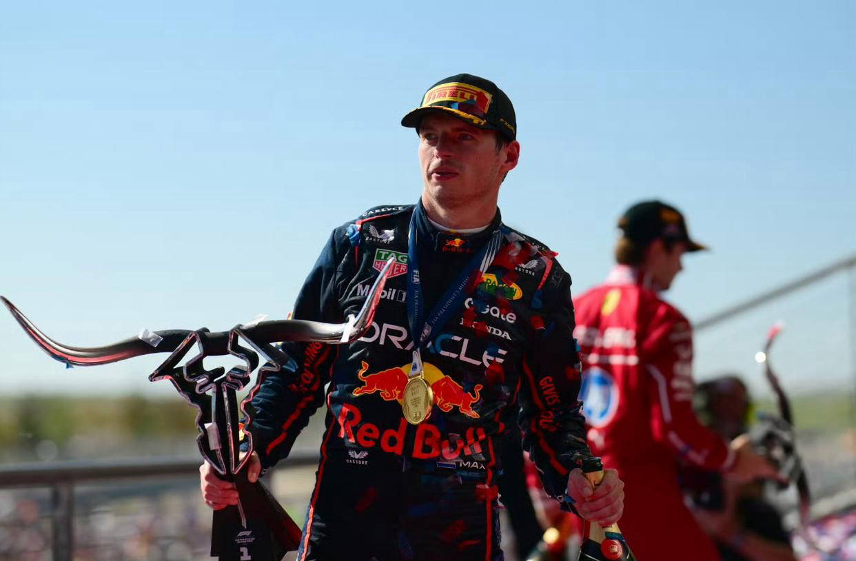 雷诺车队鏖战红牛二队，勒克莱尔状态火热的简单介绍