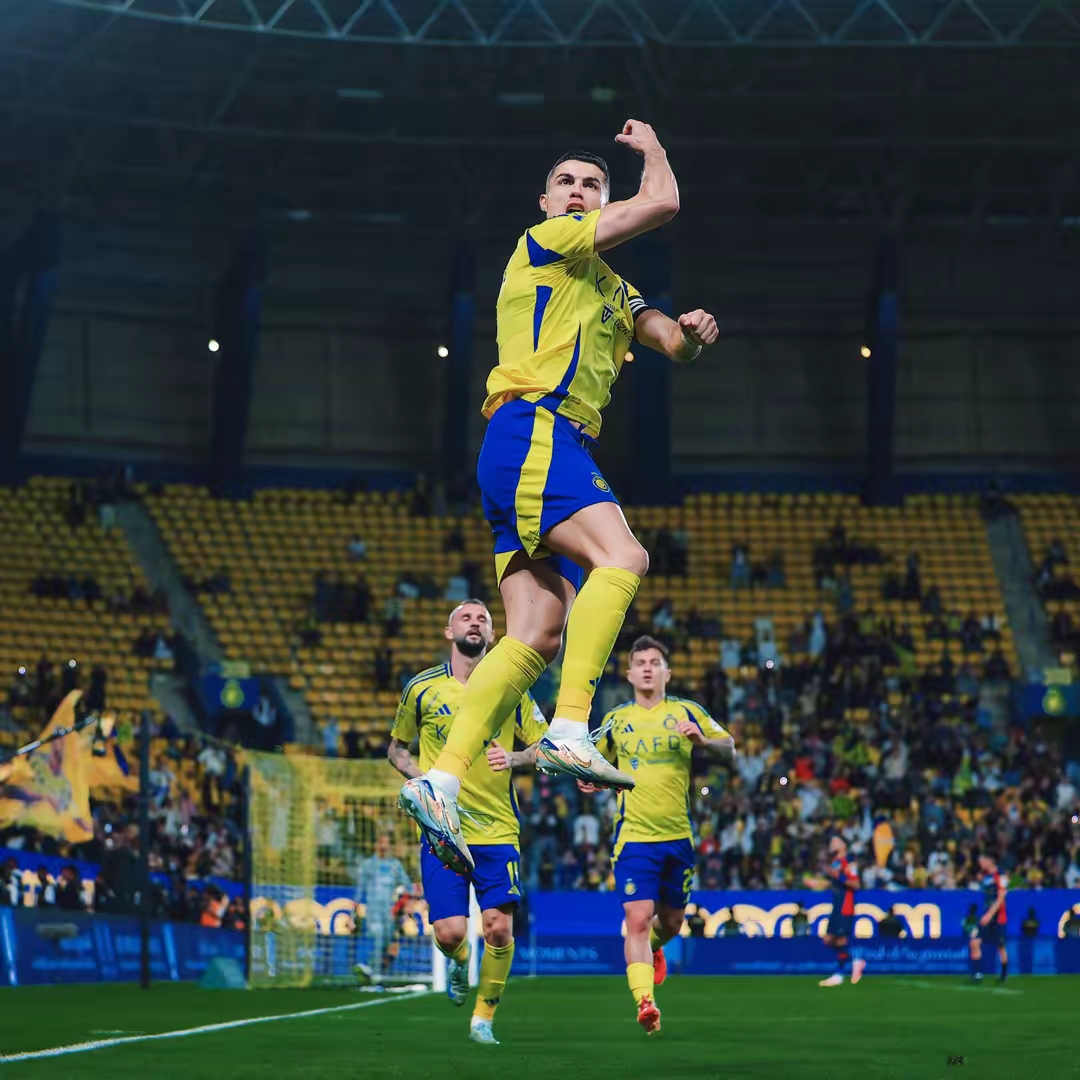 沙尔克在主场击败科隆，豪取连胜