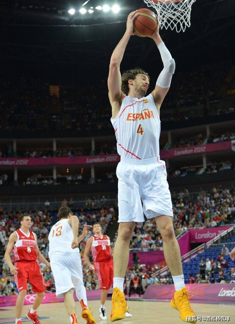 包含宁夏男篮队员火力全开，成为全场焦点的词条