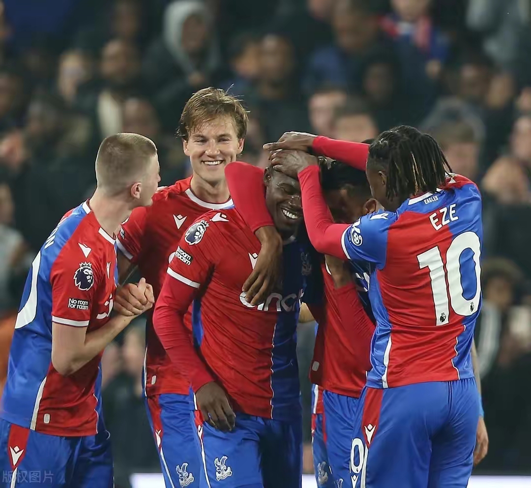 关于水晶宫主场大胜斯托克城,取得三分的信息 关于水晶宫主场大胜斯托克城,取得三分的信息