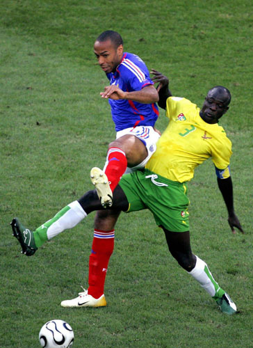 关于法国队与多哥队展开激烈拼杀，强势战平的信息