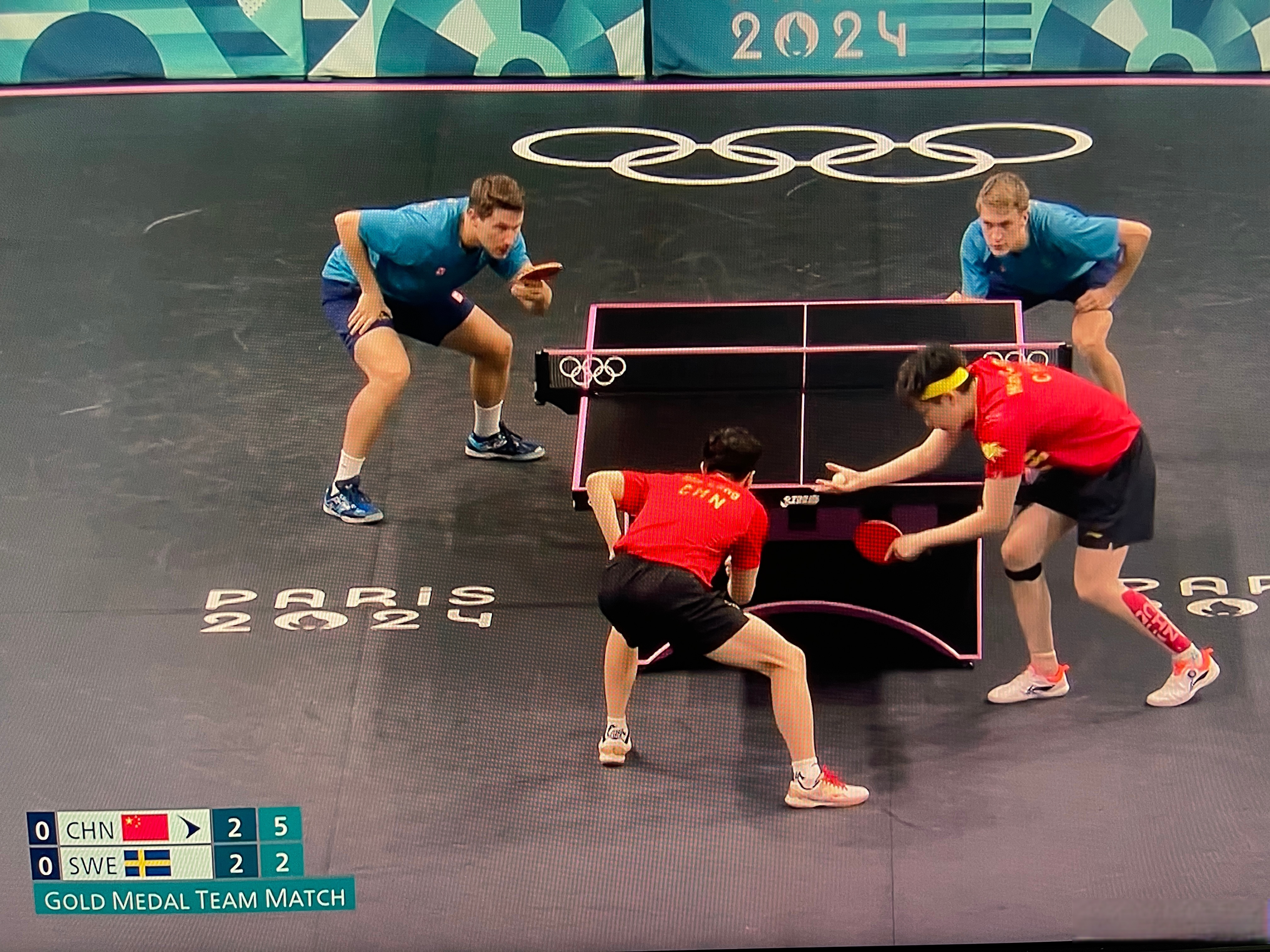 奥地利队完胜瑞典队，马龙点燃赛场