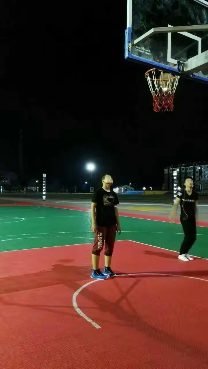 关于梦幻篮球之夜,球员表现出色精彩绝伦!的信息 关于梦幻篮球之夜,球员表现出色精彩绝伦!的信息