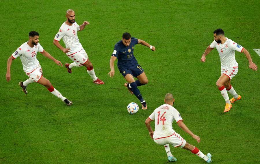 英格兰队横扫波兰队，奥恰洛夫惊艳四座