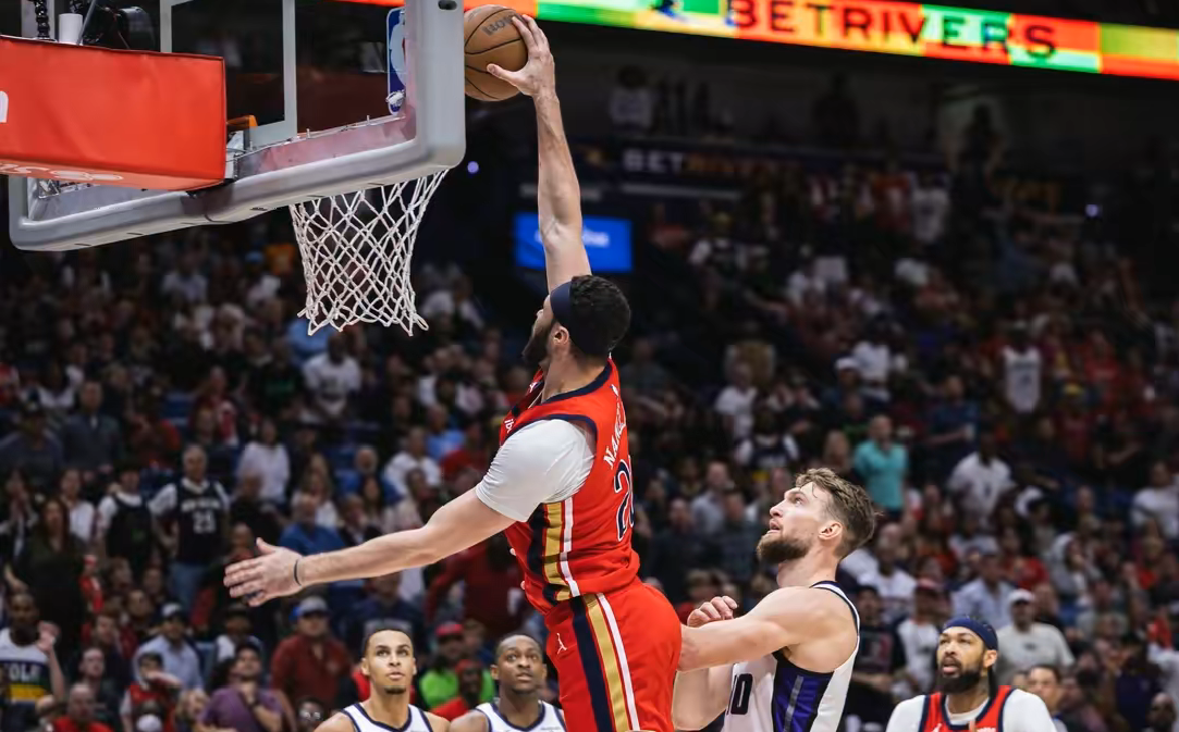 鹈鹕险胜雄鹿B队，福克斯完成帽子戏法