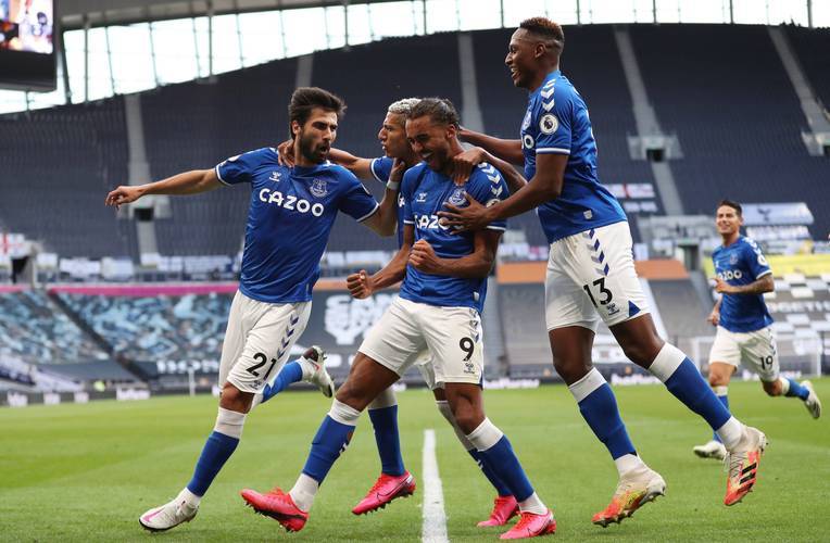 包含里尔将对阵斯特拉斯堡展开角逐的词条