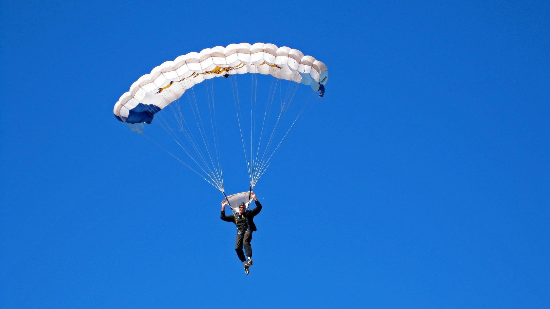 风暴之眼，卡拉斯科的节奏魔法与波兰的压制艺术