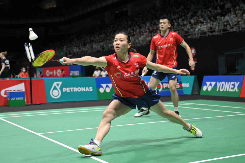 关于韩国队横扫法国队，黄鸭组合高光表现的信息