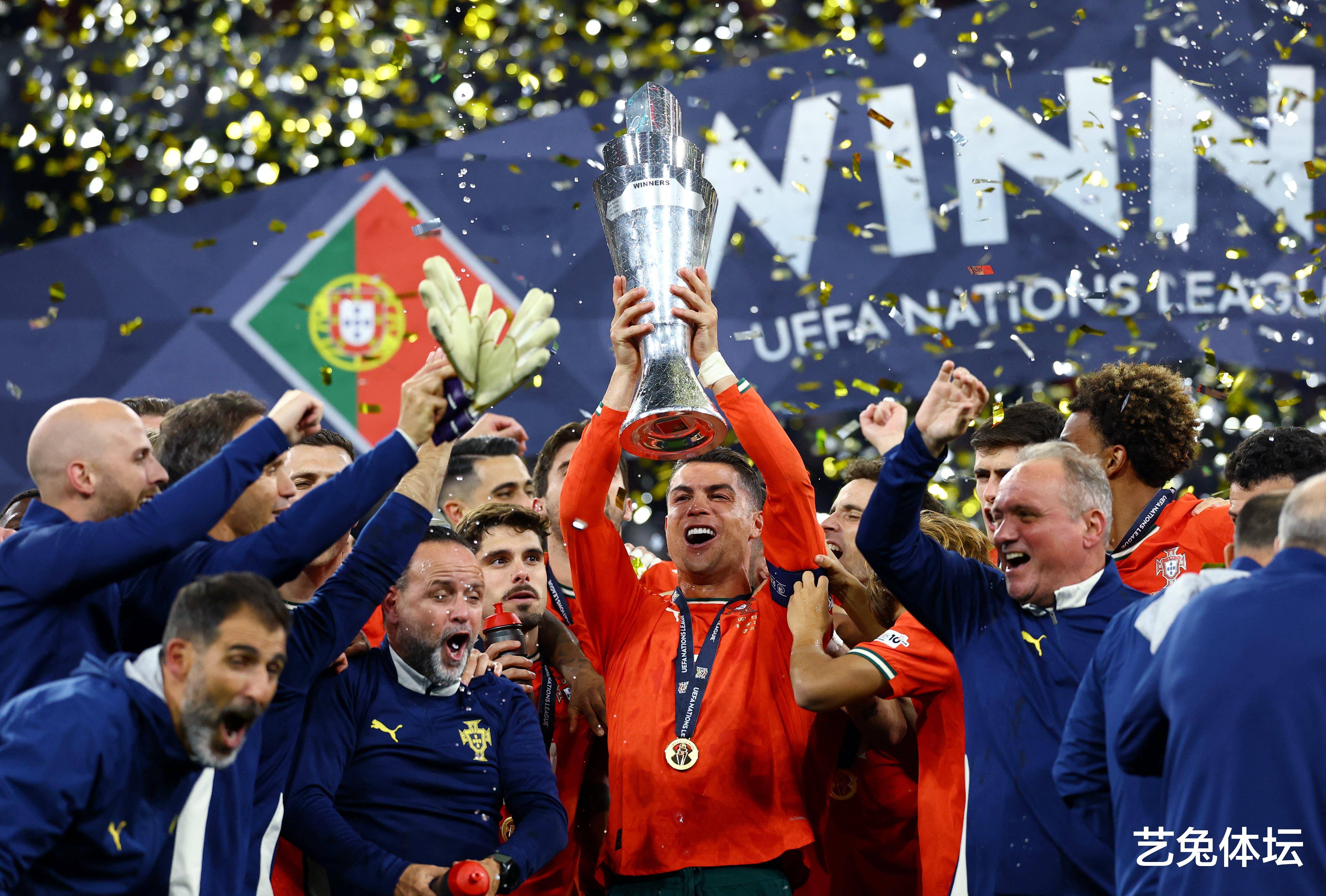 土耳其碾压丹麦，C罗爆发神勇