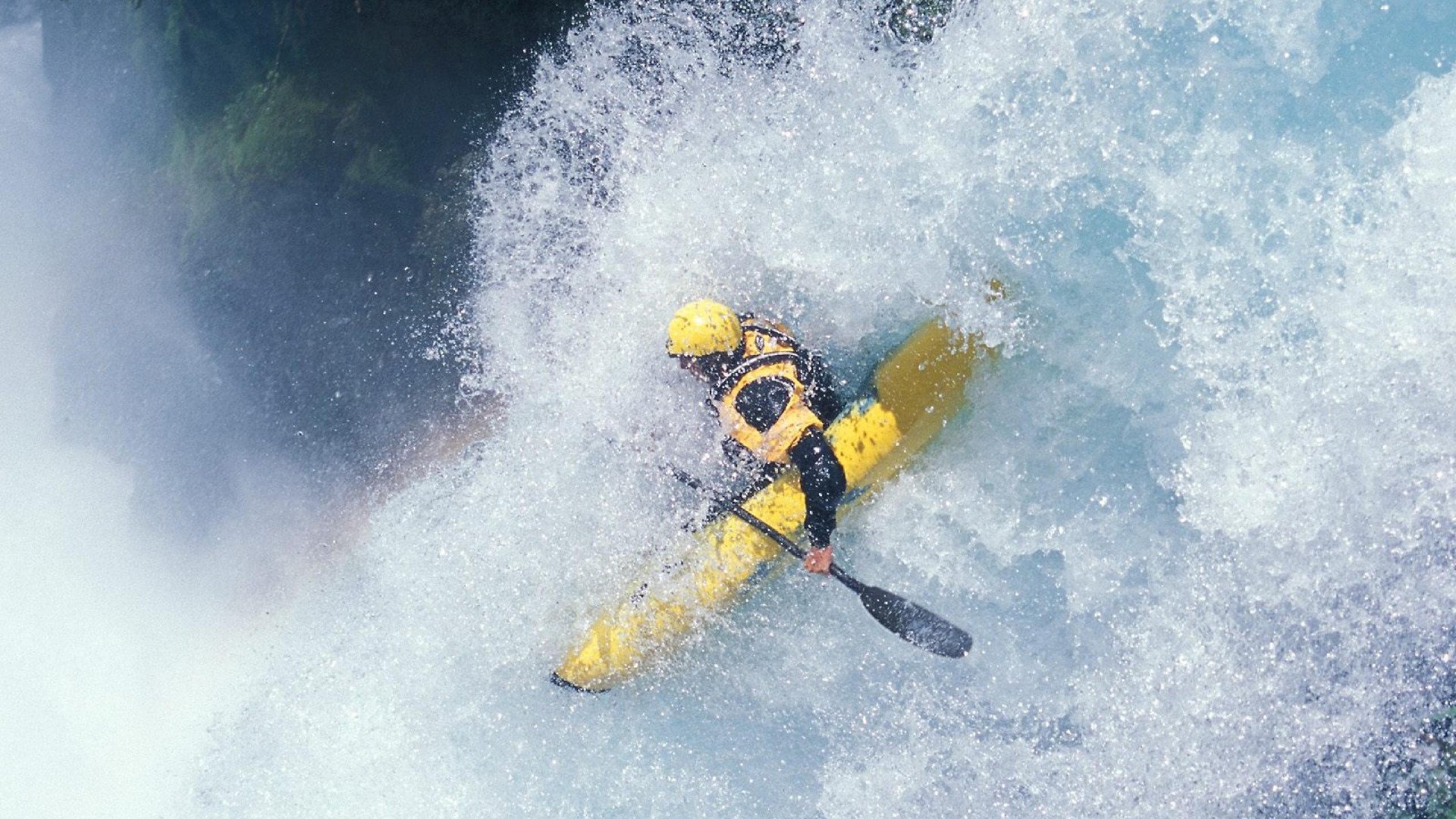 赛道与球场，莫兰特在F1揭幕战之夜的巨星宣言