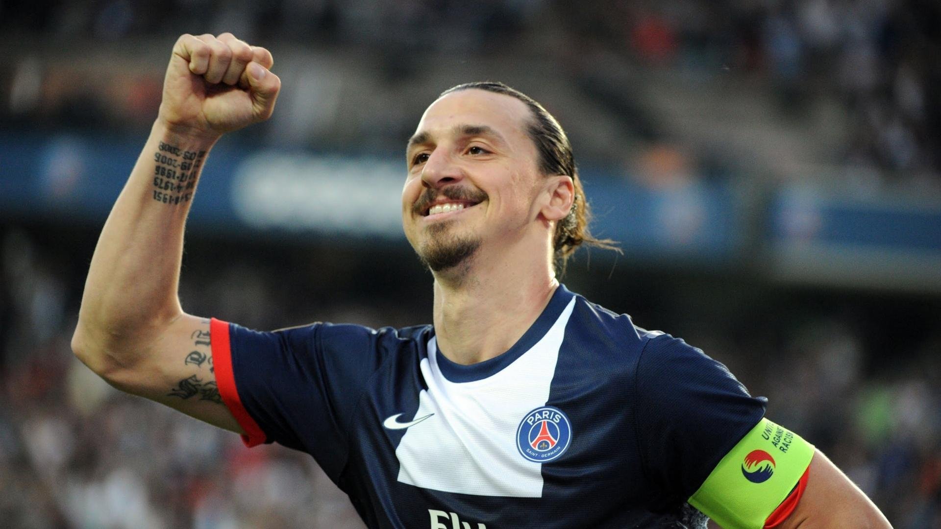 赛道上的孤勇者,F1街道赛之夜,马克西扛起全队